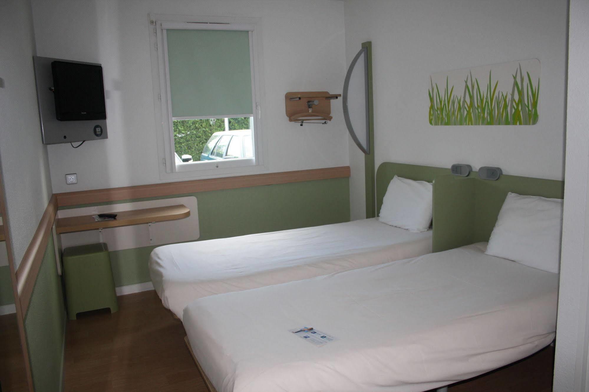 Ibis Budget 이스와 외부 사진